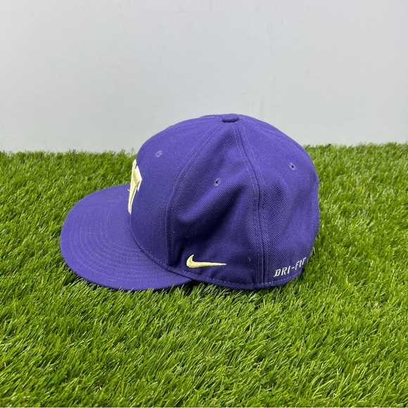 University of Washington Huskies Dawgs Nike True Dri-Fit  Hat Cap - Picture 2 of 7